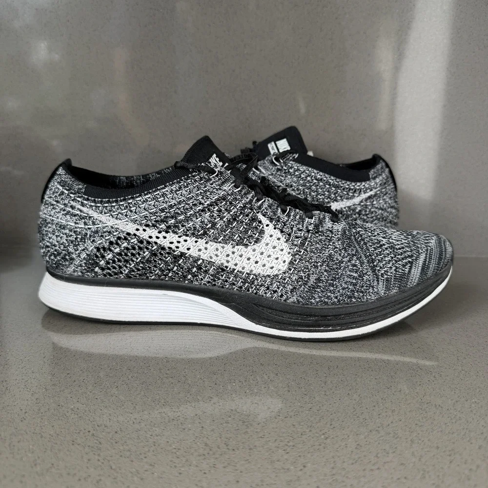 Nike Flyknit Racer Oreo 2.0 Black White Men's Size 11 Running Shoes 526628-012
